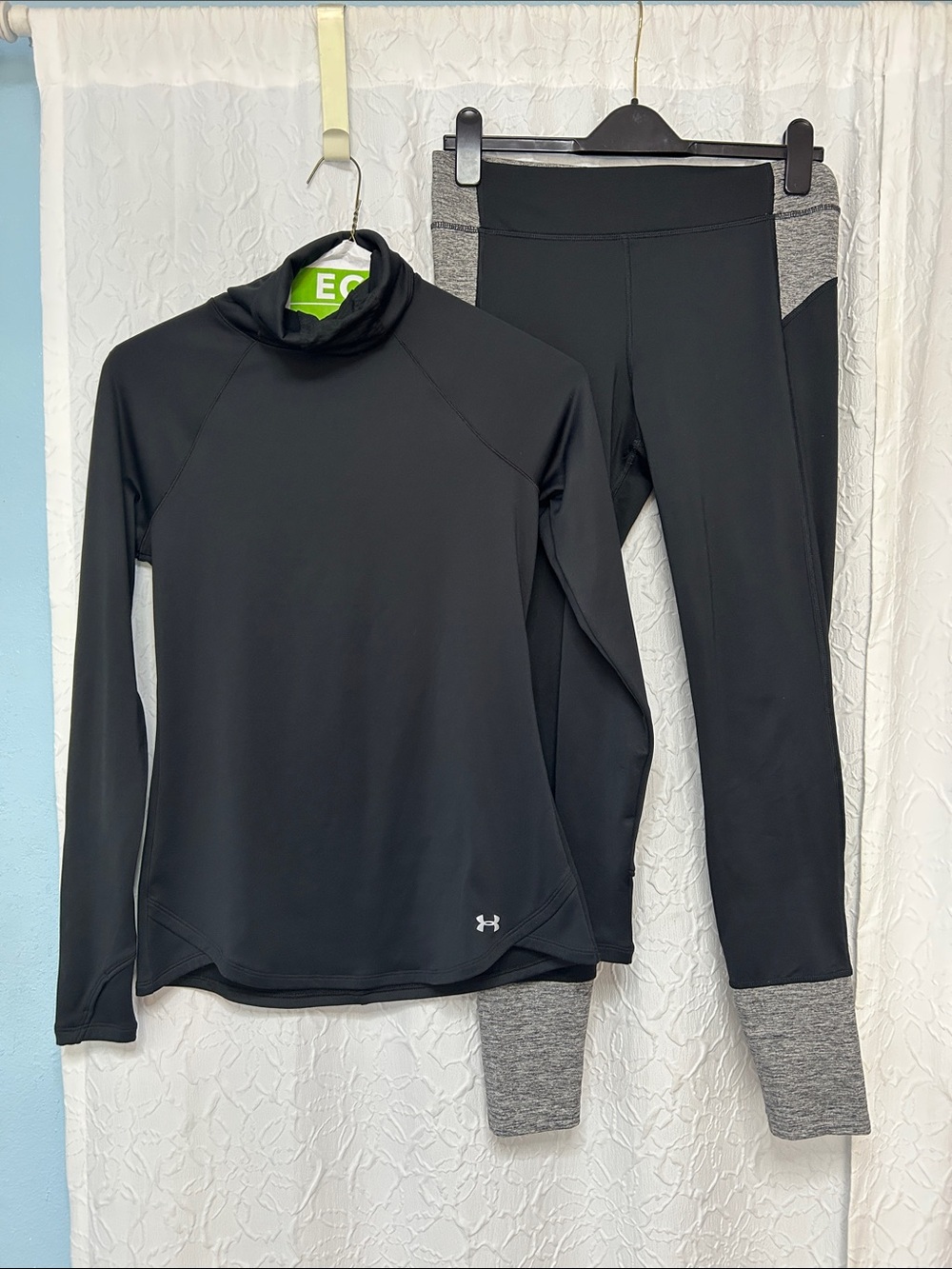 Under Armour Black & Gray Athletic Turtleneck Top and Leggings